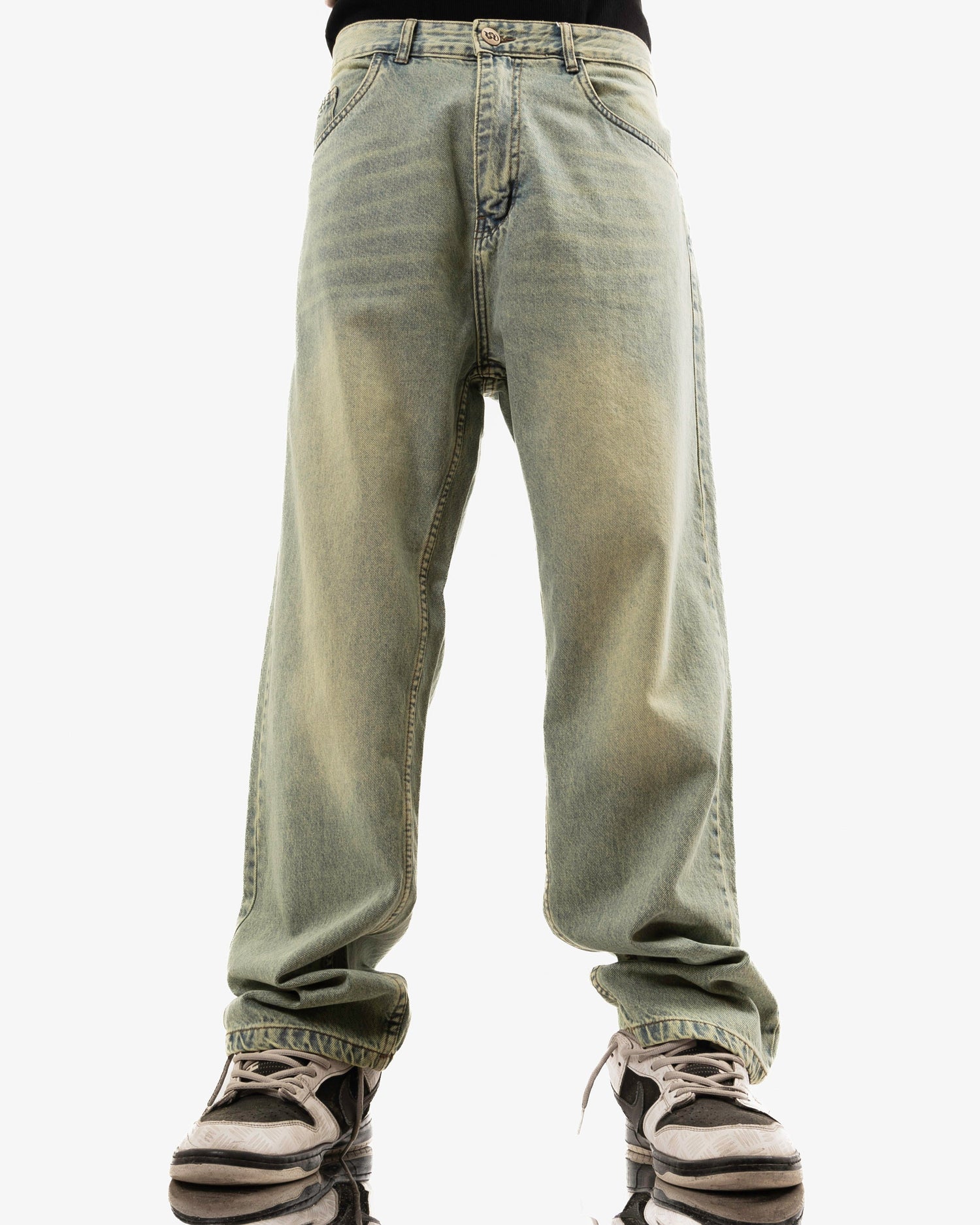 Light Wash Baggy Fit Jeans In Blue