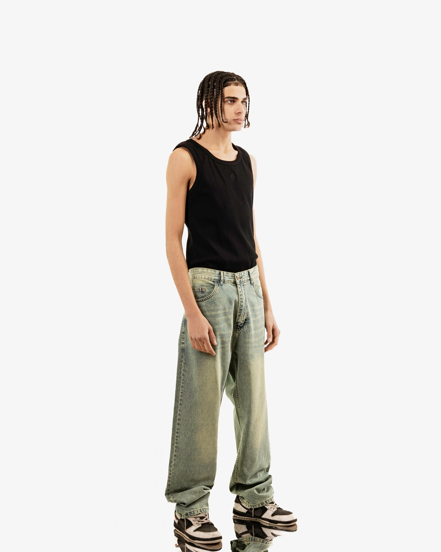 Light Wash Baggy Fit Jeans In Blue